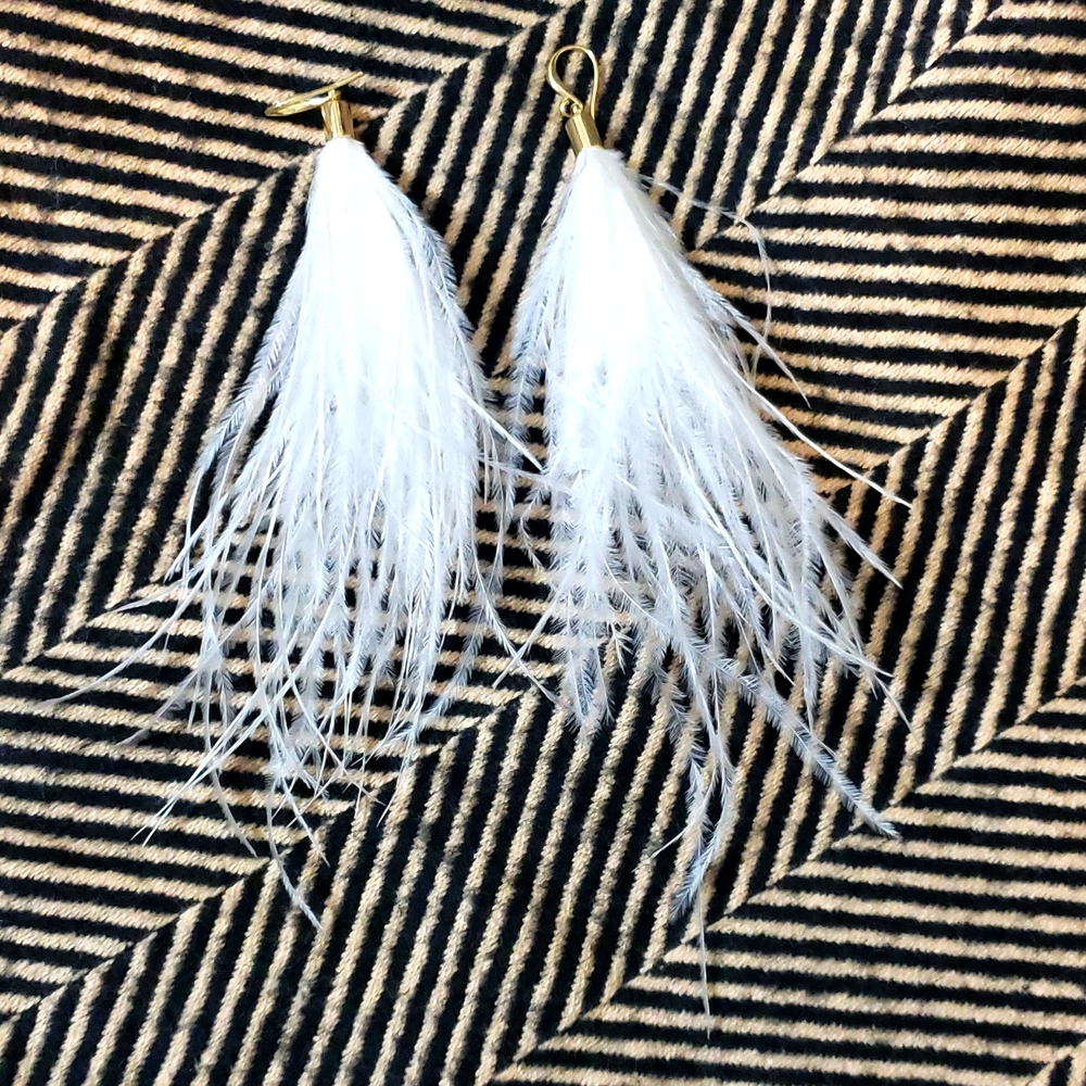 boho dainty white feather earrings-